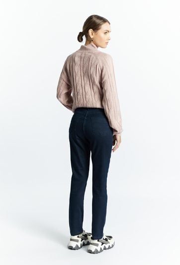 Jeansy damskie z kieszeniami