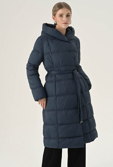 Ocieplany płaszcz wiązany w pasie