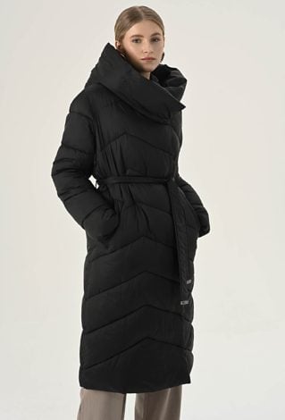 Ocieplany płaszcz z wysokim kołnierzem