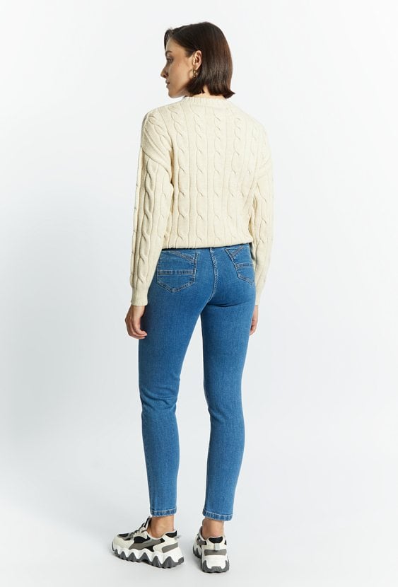 Dopasowane jeansy damskie