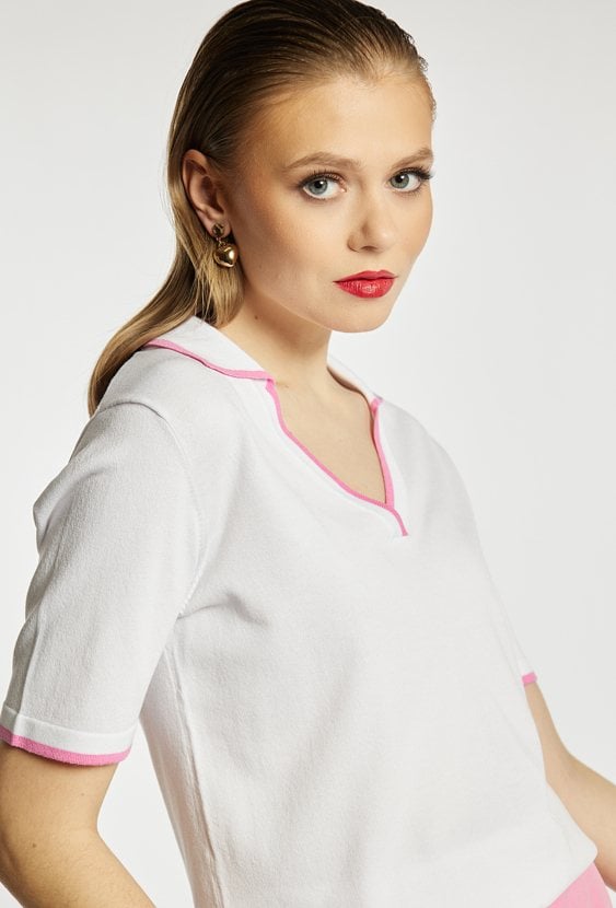 Sweter z kołnierzem