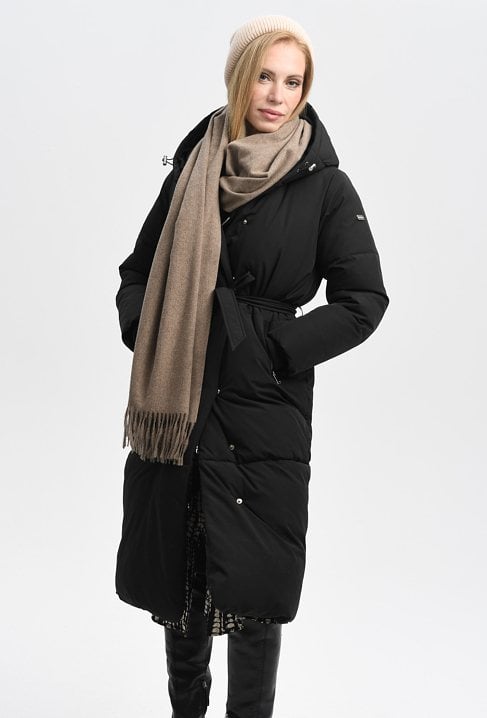 Długa kurtka wiązana w tali