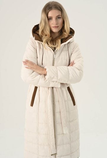 Biała kurtka z kontrastowym wykończeniem