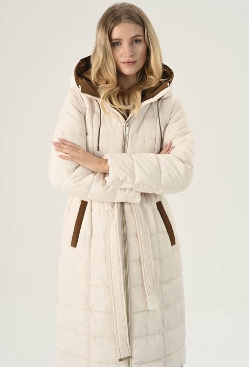 Biała kurtka z kontrastowym wykończeniem