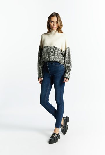 Jeansy damskie z aplikacją