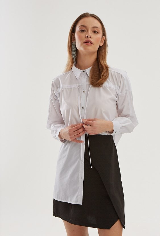 Biała bawełniana koszula