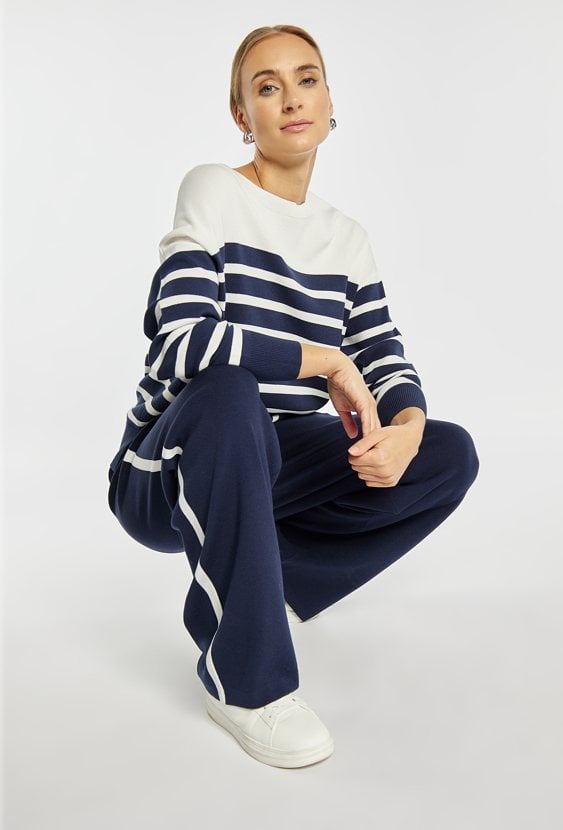 Luźne spodnie z lampasem