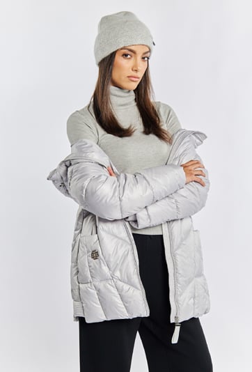 Czapka z efektowym wzorem