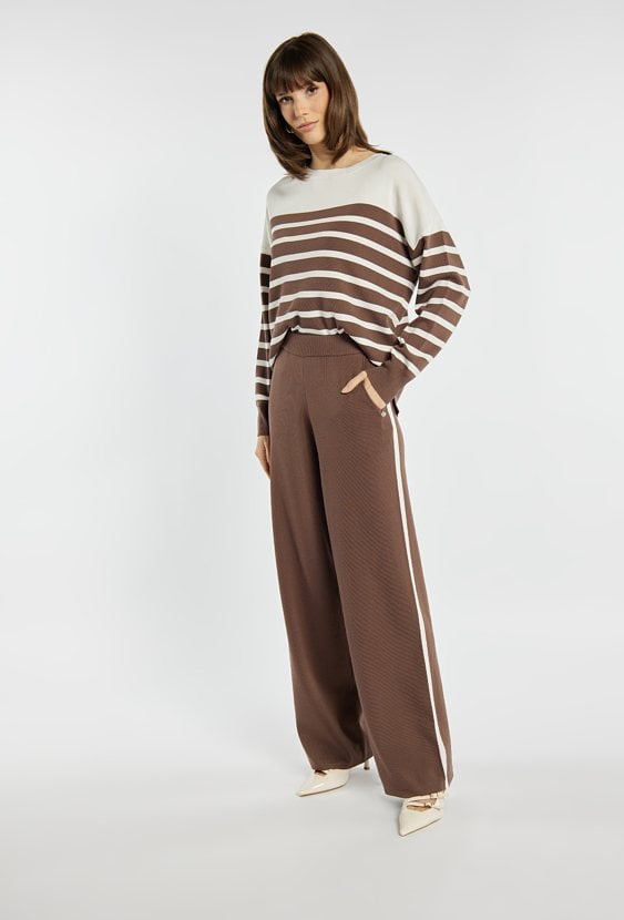 Luźne spodnie z lampasem