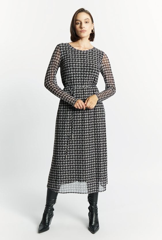 Wzorzysta sukienka midi