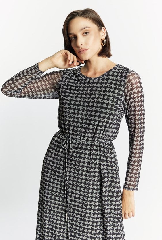 Wzorzysta sukienka midi