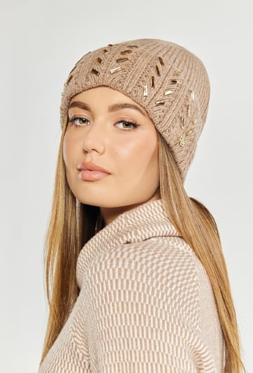 Czapka z aplikacjami