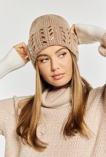 Czapka z aplikacjami