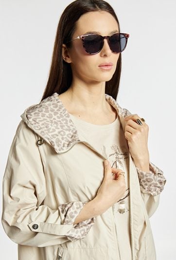 Okulary przeciwsłoneczne o modnym fasonie