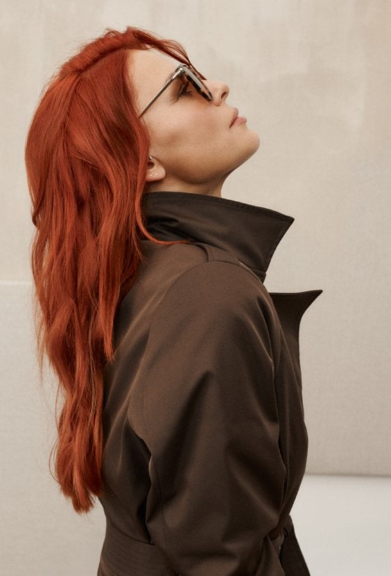 Okulary przeciwsłoneczne o modnym fasonie