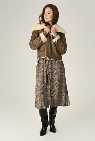 Miękki kożuch zapinany na suwak