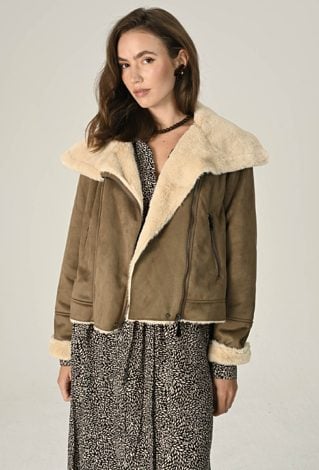 Miękki kożuch zapinany na suwak