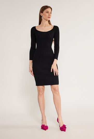 Elegancka dopasowana sukienka damska