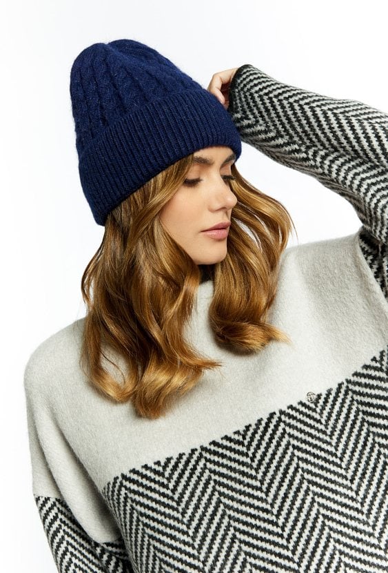 Klasyczna czapka damska