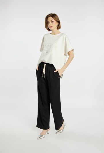 T-shirt z wypukłym wzorem