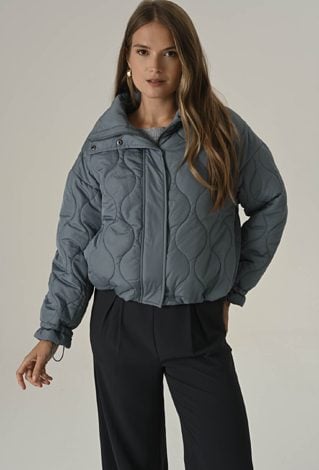 Pikowana kurtka ze stójką