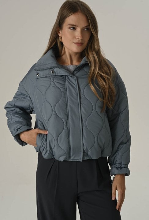 Pikowana kurtka ze stójką