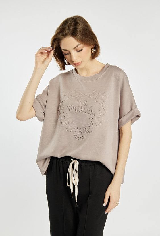 T-shirt z wypukłym wzorem