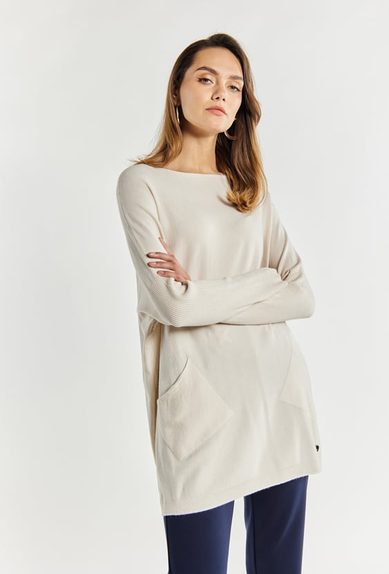Sweter damski o luźnym fasonie