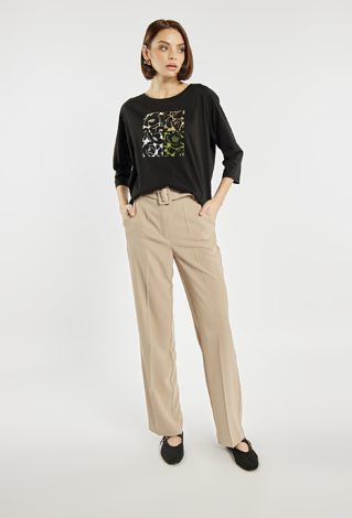 T-shirt z graficznymi kwiatami