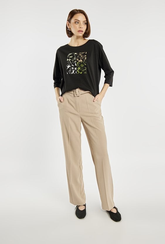 T-shirt z graficznymi kwiatami