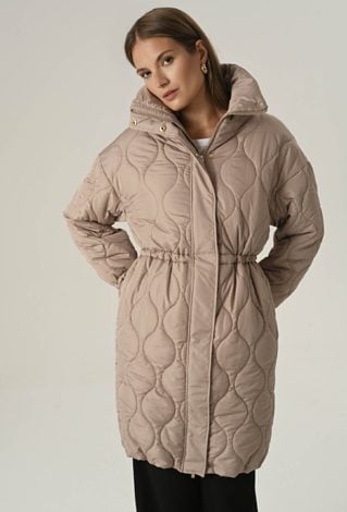 Długa czarna kurtka z przeszyciami