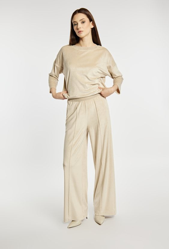 Spodnie o szerokiej nogawce