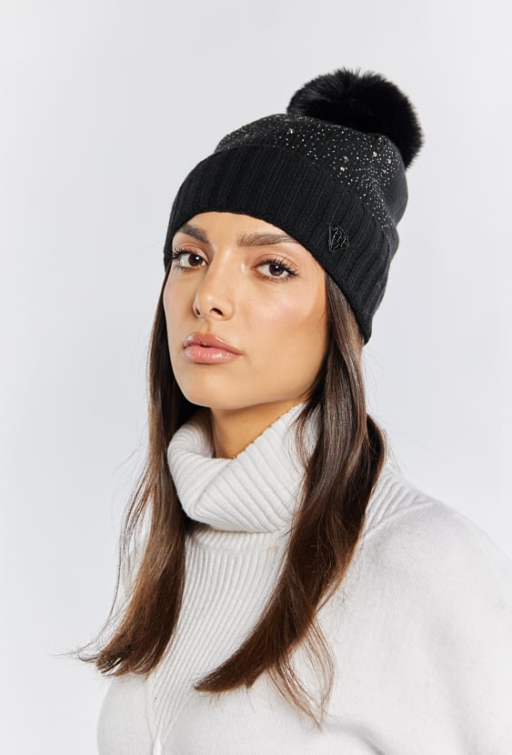Czapka damska z pomponem