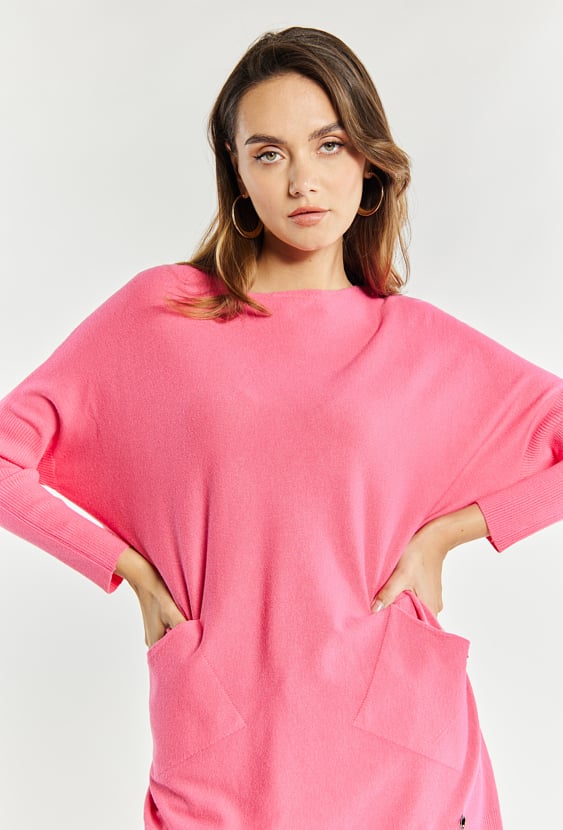 Sweter damski o luźnym fasonie