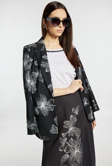 Czarne okulary przeciwsłoneczne