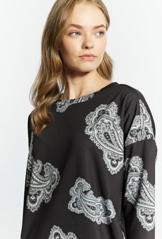 Sukienka damska z ciekawym wzorem