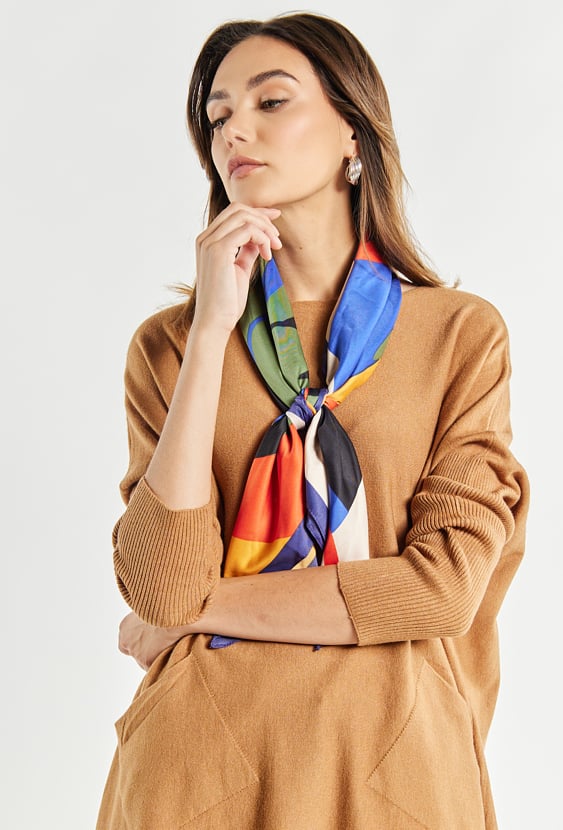 Sweter damski o luźnym fasonie