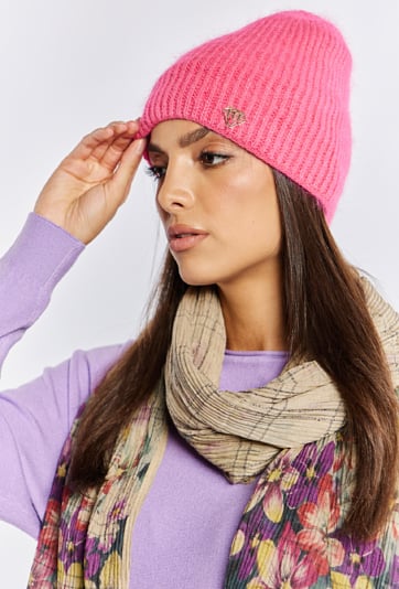 Czapka z delikatnym połyskiem