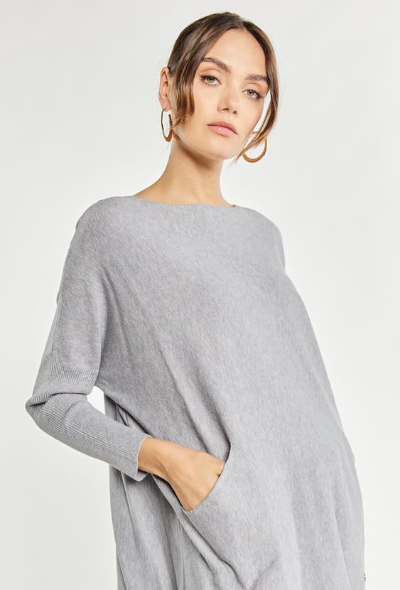 Sweter damski o luźnym fasonie