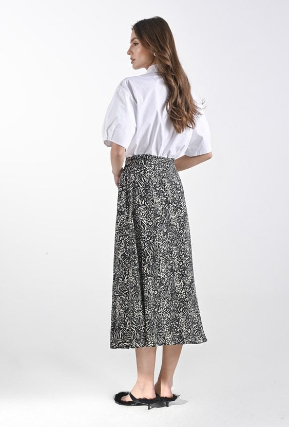 Długa kopertowa spódnica