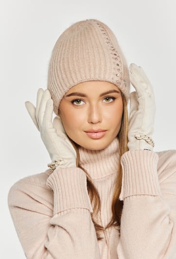 Czapka damska z koralikami