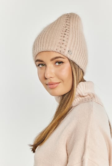 Czapka damska z koralikami