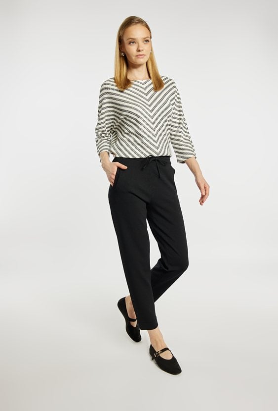 Spodnie z wiązaniem