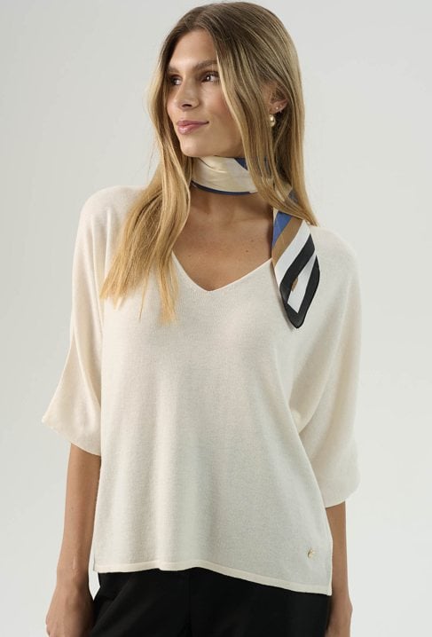 Lekki beżowy sweter domieszką wełny