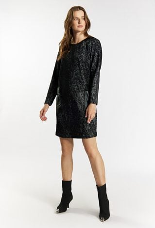 Sukienka z połyskującego materiału