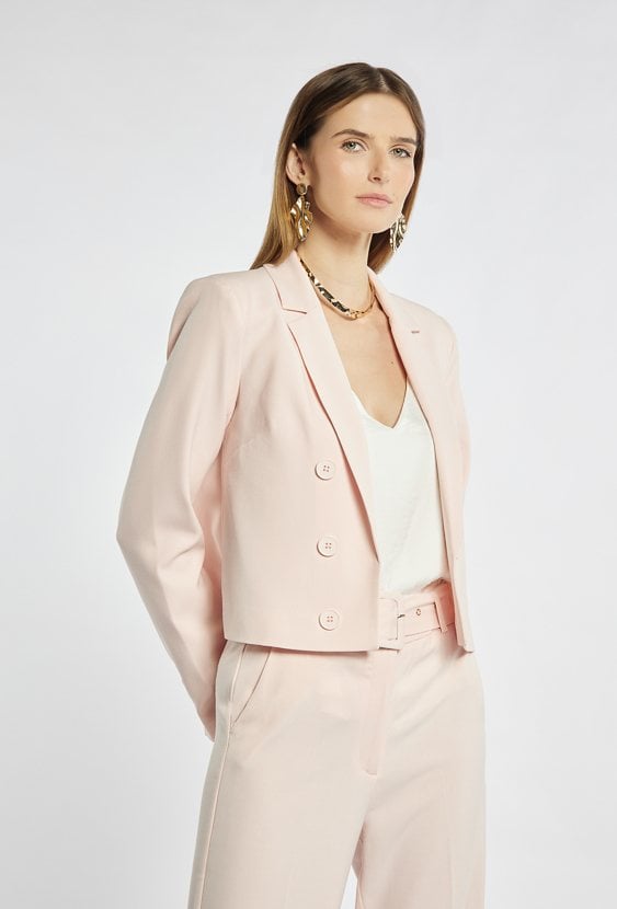 Krótki żakiet w pastelowym odcieniu