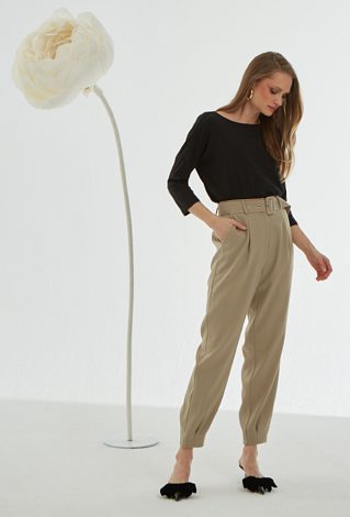 Spodnie z wysokim stanem