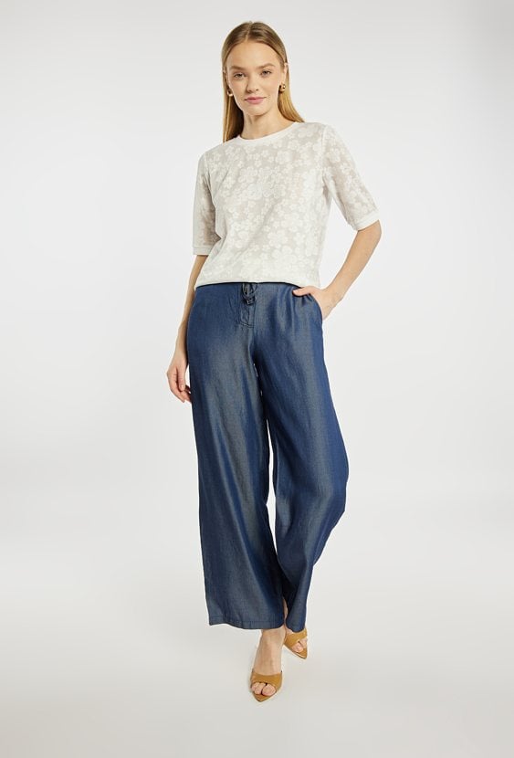 Bluzka z delikatnym wzorem