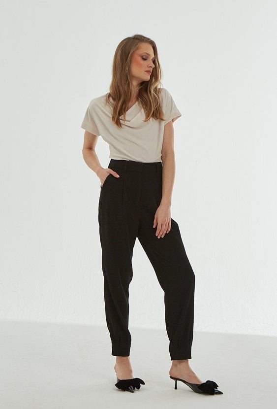 Spodnie z wysokim stanem