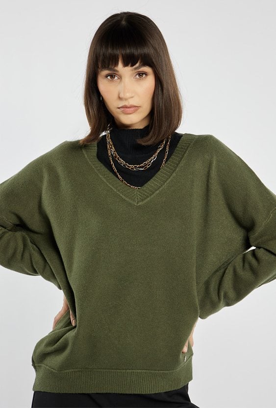 Luźny sweter z wiskozą